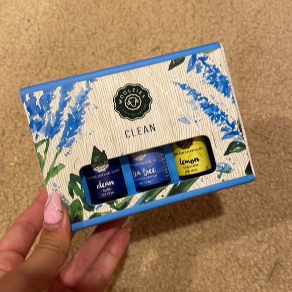 Clean Scents Essential Oils - Picture 3 of 3